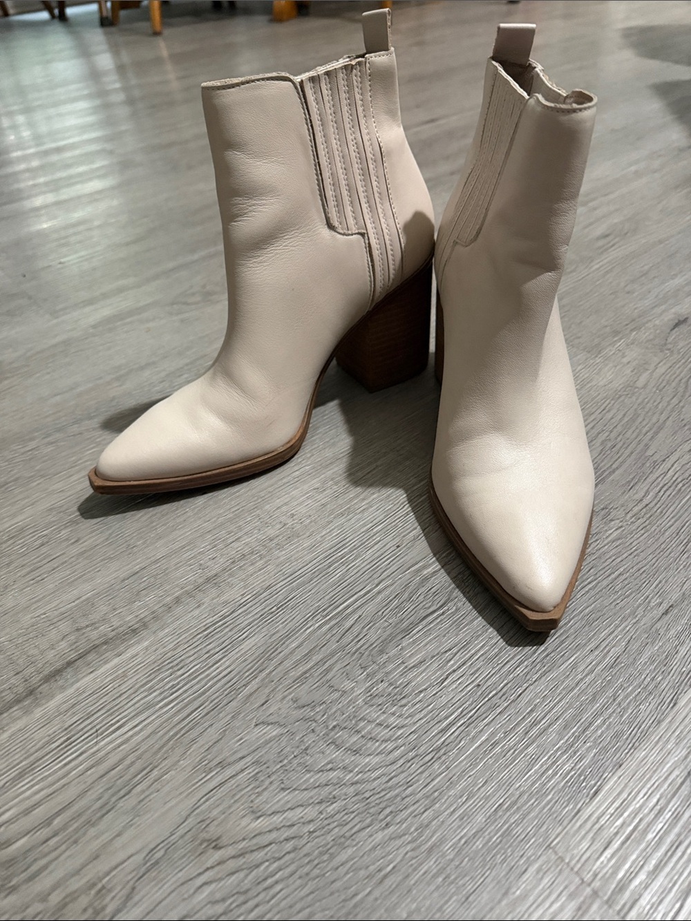 Steve Madden Chandler Cream Pointed-Toe Block Heel Ankle Boots Sz 8.5 EUC